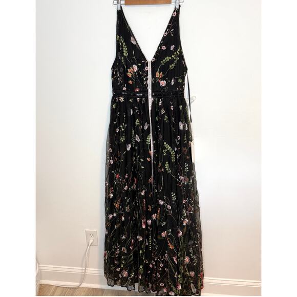 Mac Duggal Floral Embroidered Sleeveless A Line Gown Black Multi 70132 12 New - Picture 8 of 14